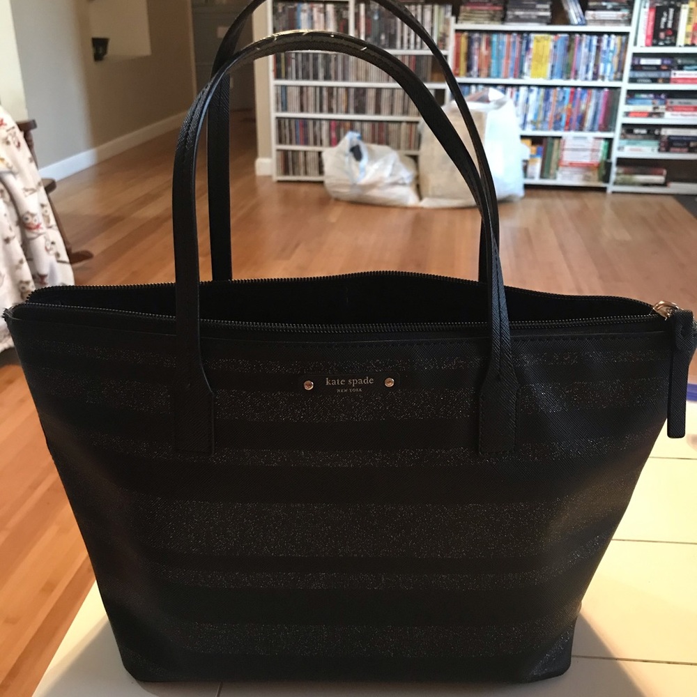 Kate Spade ♠️ black handbag, slight wear on handle